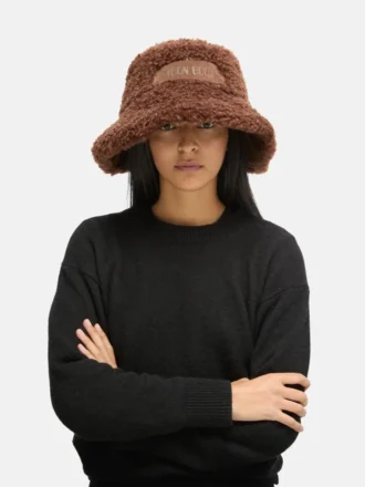 Brun pälsbeklädd bucket hat