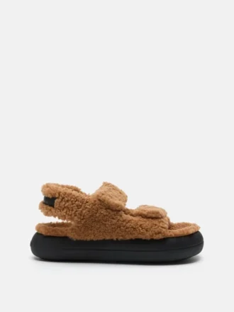 Bruna sandaler i fårskinn